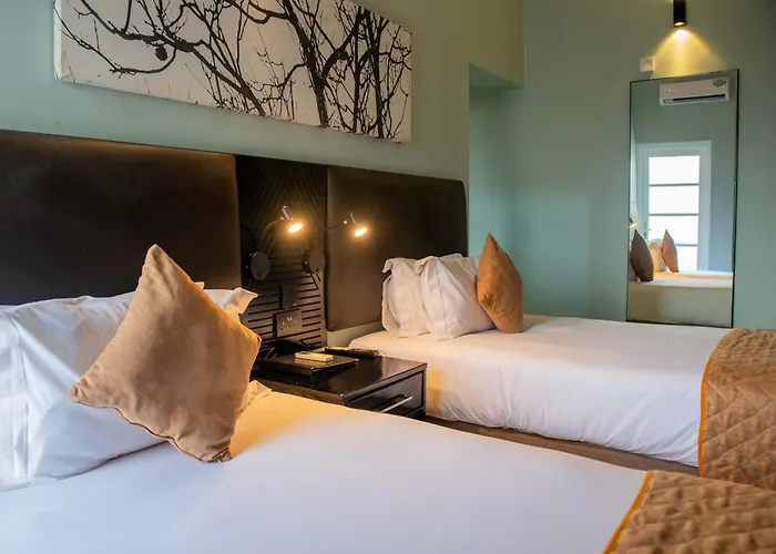 New Ambassador Hotel