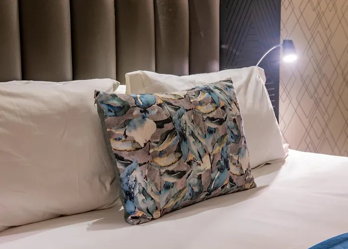 New Ambassador Hotel